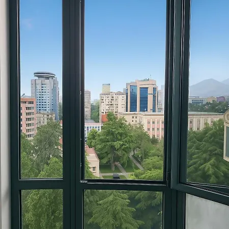 Grand Boulevard * Tirana