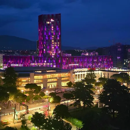 Grand Boulevard * Tirana